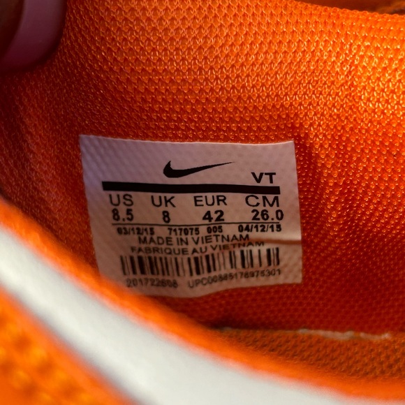 Nike Dunks - Picture 5 of 5